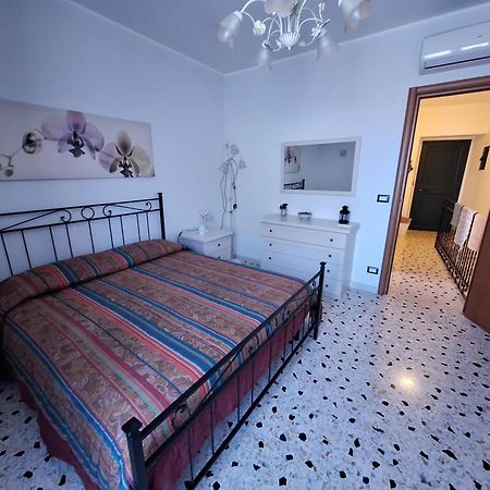 הוילה קסטלמולה Casa Colapesce מראה חיצוני תמונה