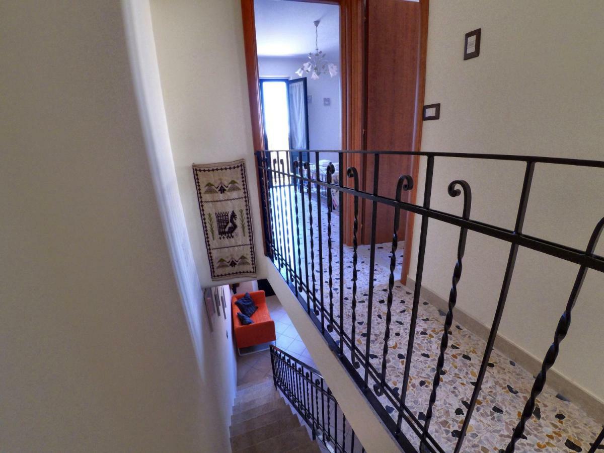 הוילה קסטלמולה Casa Colapesce מראה חיצוני תמונה